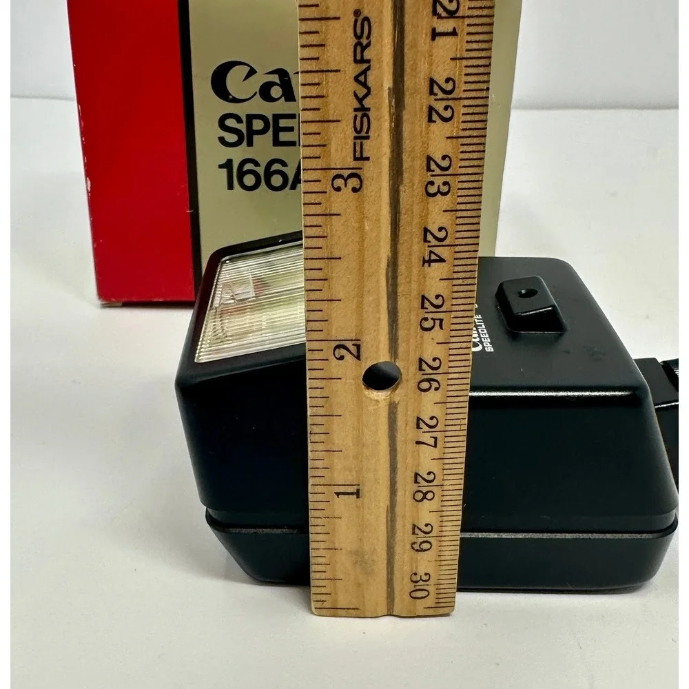 Canon Speedlite 166A Vintage Camera Flash with Case and Box Made in Japan B2